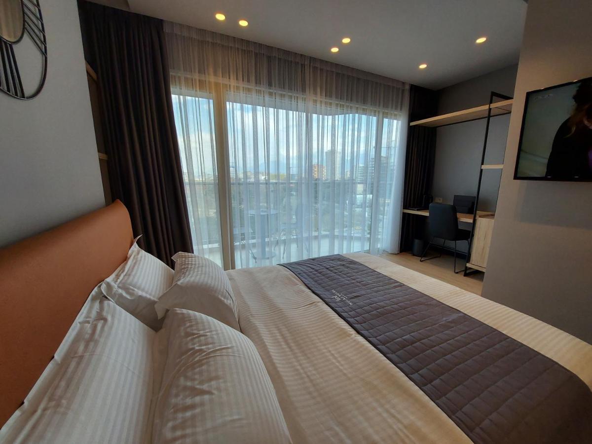 Mulaj Hotel Тирана Екстериор снимка